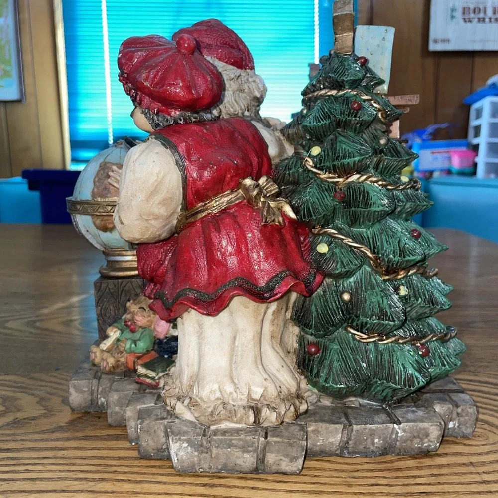 CEDAR CREEK COLLECTION MR & MRS SANTA‎ CLAUS WITH GLOBE ANTIQUE FIGURINE